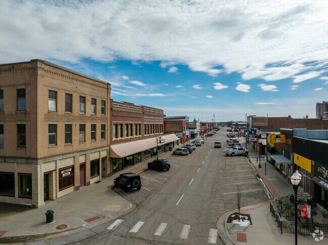 There are many shopping at restaurant choices in downtown Fremont for residents to enjoy.