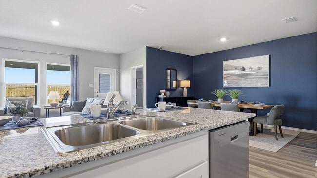 553 Marsh St, Cleburne, TX 76033 - photo 7