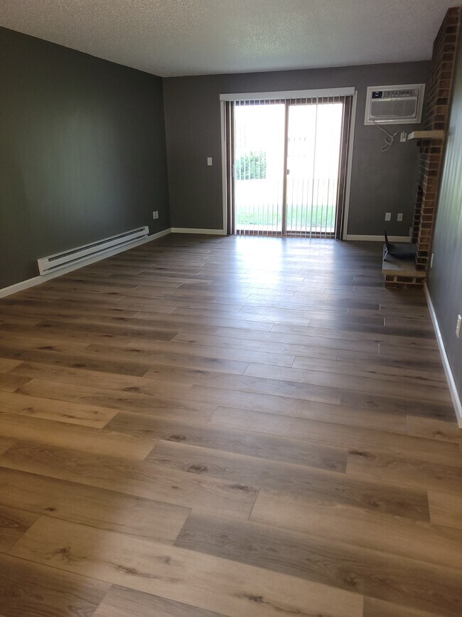 1001 10th Ave N unit 8, Onalaska, WI 54650 - photo 3