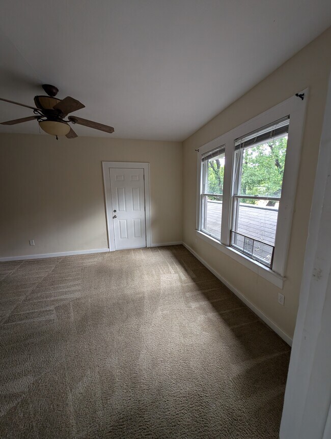 3715 Tom Green St unit 3715.B Tom Green, Austin, TX 78705 - photo 5