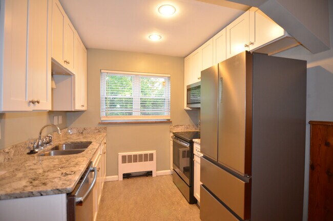 6834 Park Ave unit D, Cincinnati, OH 45236 - photo 4