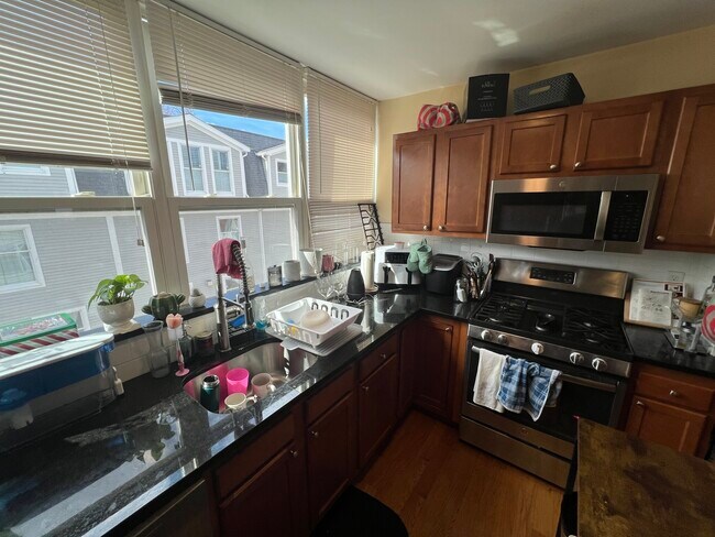 332 Beacon St unit 3, Somerville, MA 02143 - photo 5