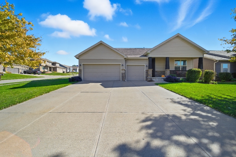 10603 S 213th St, Gretna, NE 68028 - photo 1