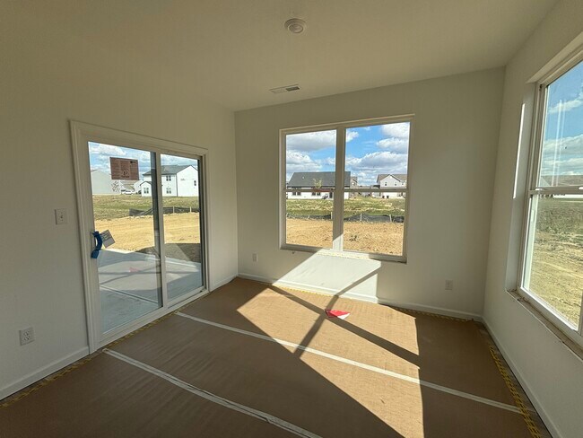 8182 Camellia Ln, Pendleton, IN 46064 - photo 5