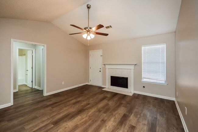 608 Fieldcrest Dr, McDonough, GA 30253 - photo 4