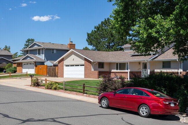Split-levels and ranch houses are popular in Union Square.