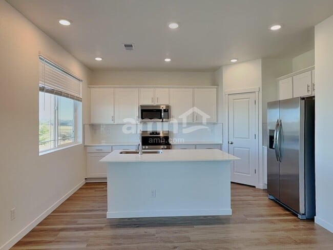 26142 E Calhoun Place, Aurora, CO 80016 - photo 3