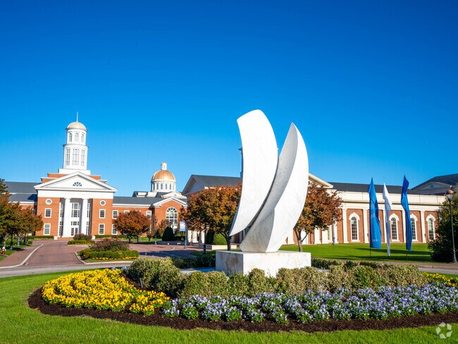 Christopher Newport University has school spirit.