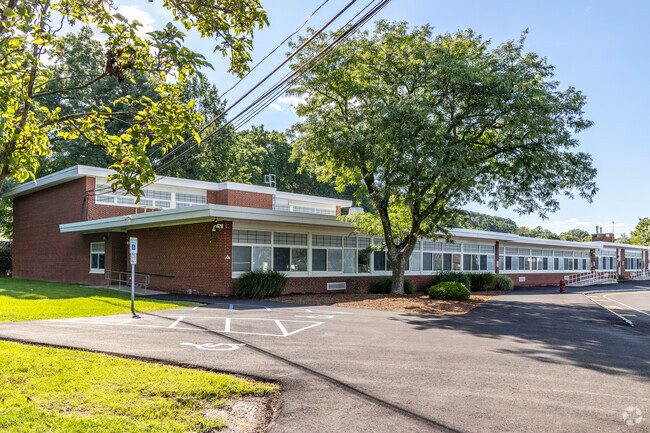 North End Elementary School in Cedar Grove, NJ serves 290 students in grades PK-4.
