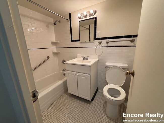 16 Monmouth Ct unit 101-714, Brookline, MA 02446 - photo 3