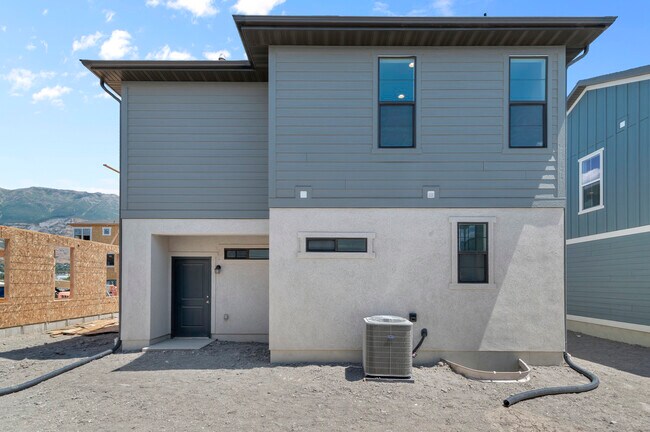 575 N Buffalo Grass Ln, Lindon, UT 84042 - photo 4