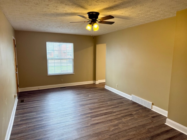 2203 Adams Ave unit 1, Huntington, WV 25704 - photo 2