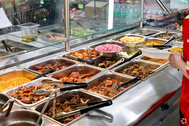 Food Dynasty Supermarket in Van Cortlandt Village has some amazing hot dishes to choose from.