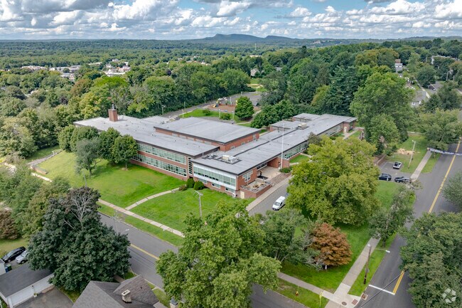 Moses Y Beach Elementary School is located at 340 N Main Street in Wallingford, CT.
