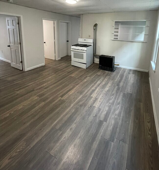 81 Merrifield St, Worcester, MA 01605