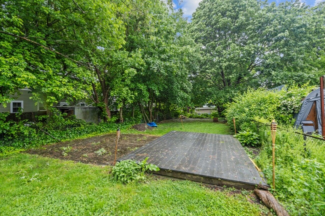 11 Siegel St unit 2, Bristol, RI 02809 - photo 5