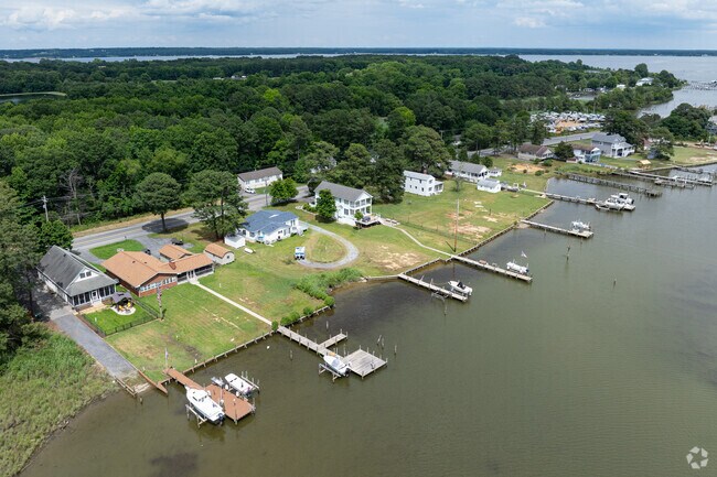 With plenty of waterfront property in Newburg, boats are a necessity