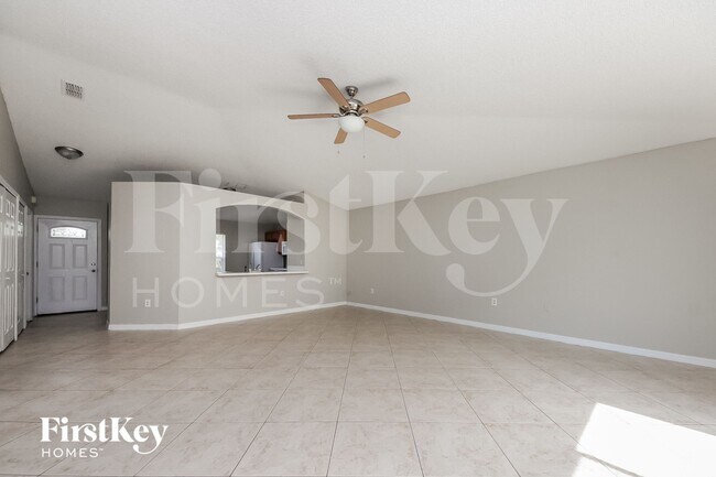 329 Chiquita Ct, Kissimmee, FL 34758 - photo 2