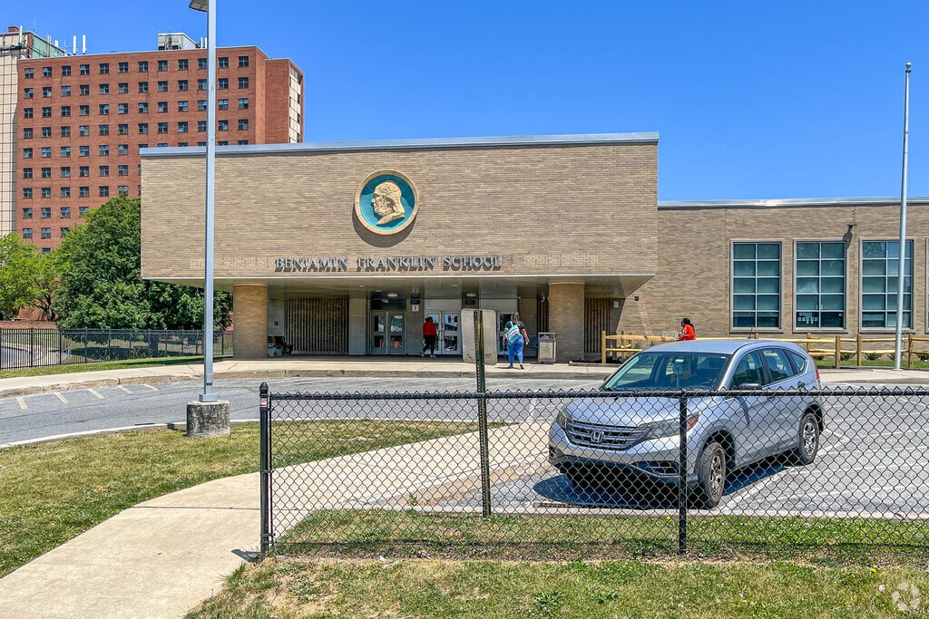 Benjamin Franklin Elementary School is a public school serving grades kindergarten to fourth.