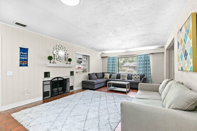 1929 NW 7th Ln unit ID1359134P, Gainesville, FL 32603 - photo 4