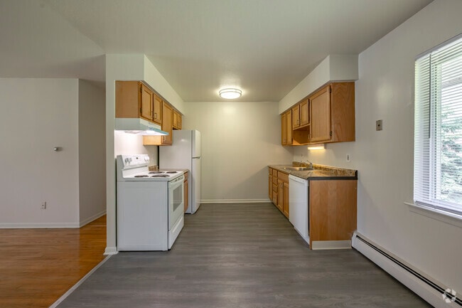 1BD, 1BA - 891 SF - Redstone Gardens - Kitchen