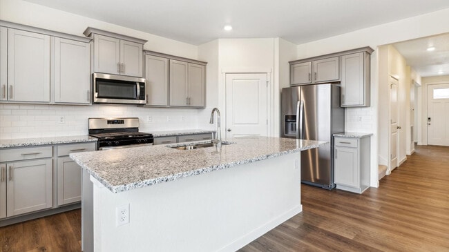 9875 Ceylon Ct, Commerce City, CO 80022 - photo 3