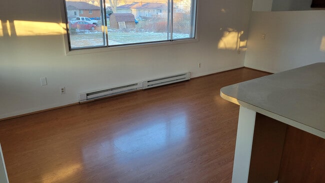 321 Lillian Ct, Whitmore Lake, MI 48189 - photo 5