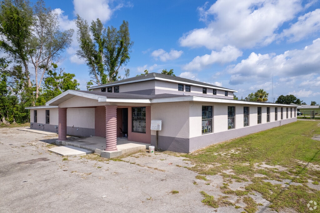 Apostolic Revival Center Christian School in Fort Myers has a low student to teacher ratio.