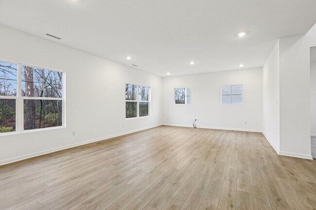 1521 N Clearwater Dr, Greenfield, IN 46140 - photo 6