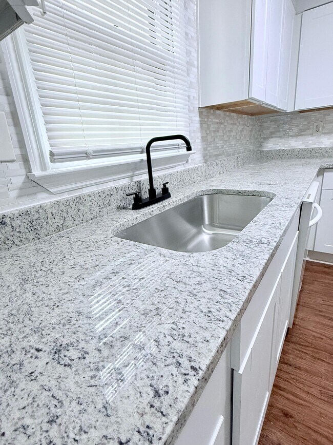 280 Timber Creek Ln SW, Marietta, GA 30060 - photo 3