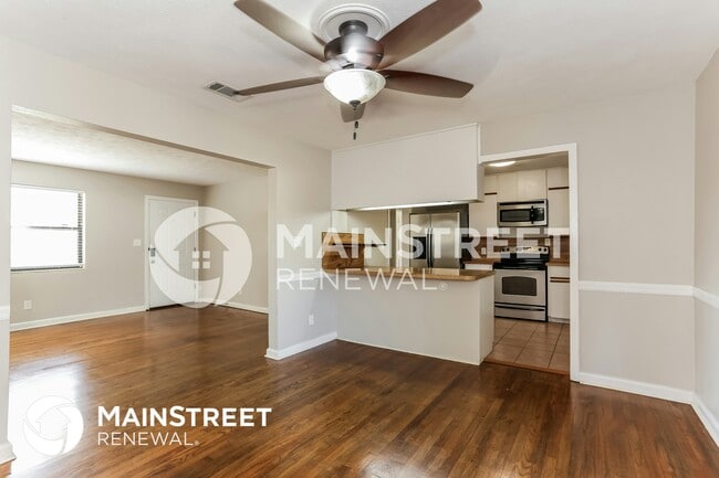 6215 Pine Cove Ln, Jacksonville, FL 32211 - photo 5