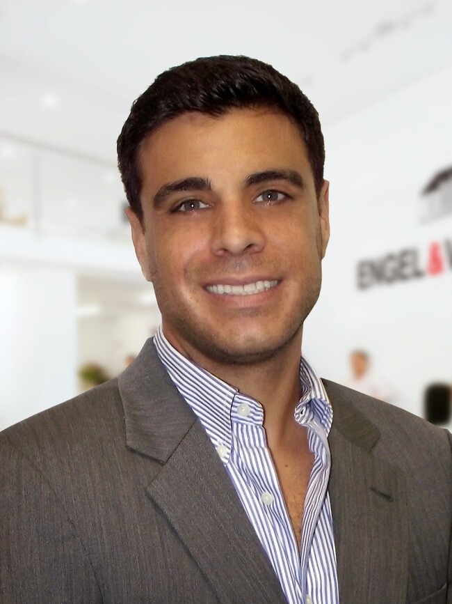 Agent Photo