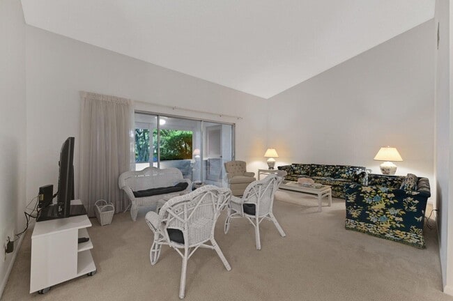 708 Lago Rd, Delray Beach, FL 33445 - photo 6