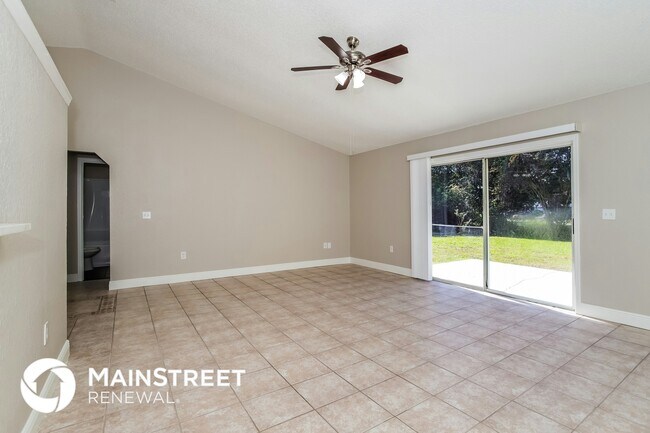 2478 Pine Chase Cir, Saint Cloud, FL 34769 - photo 4