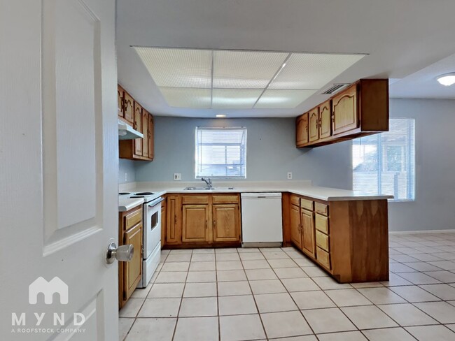 1916 E Ardmore Dr, Phoenix, AZ 85042 - photo 2