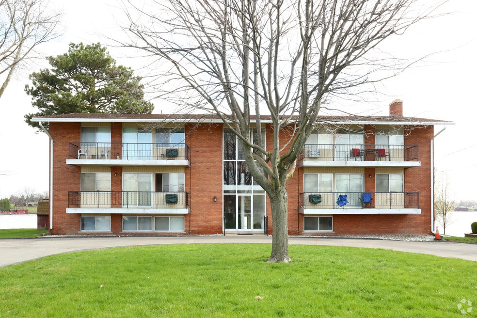 408 N Liberty St, Belleville, MI 48111 - photo 1