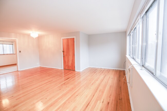 5701 N Kimball Ave unit 2, Chicago, IL 60659 - photo 5