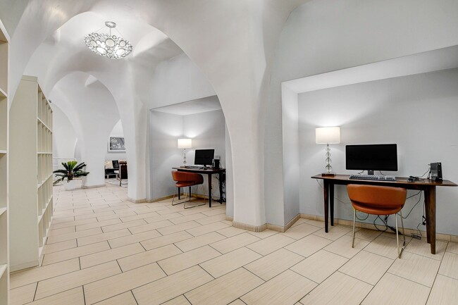 Paradise Royale | Apartments For Rent in Las Vegas, NV