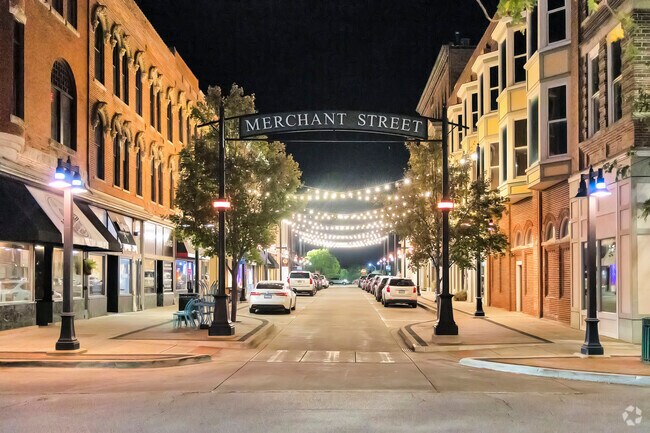 Explore diverse restaurants and retail options along Merchant Street in Millikin Home.