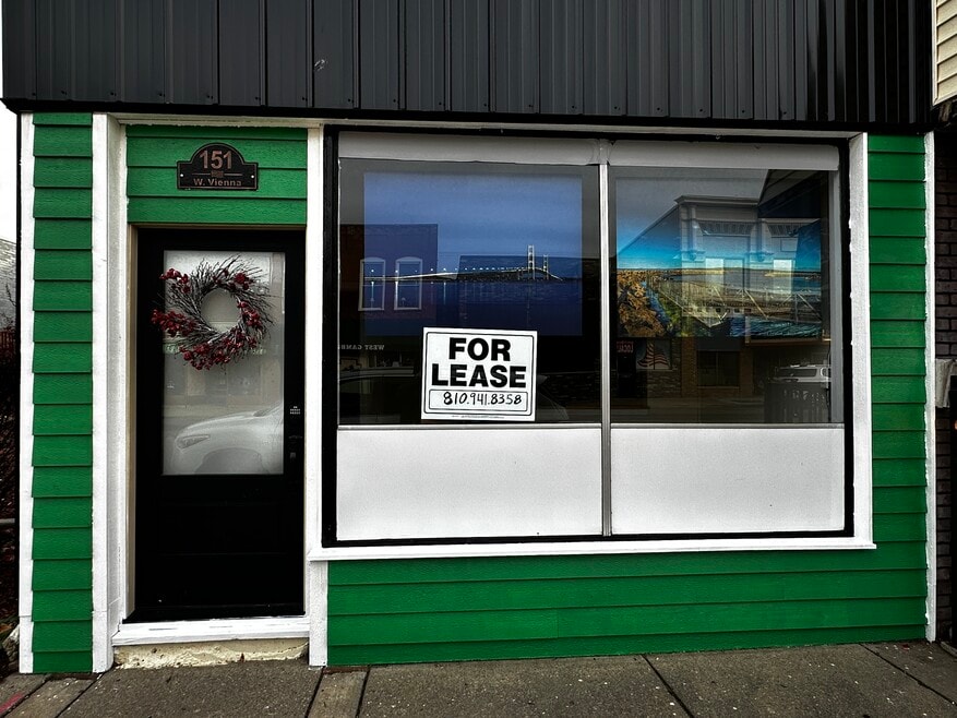 151 W Vienna St unit 151 West Vienna, Clio, MI 48420 - photo 1