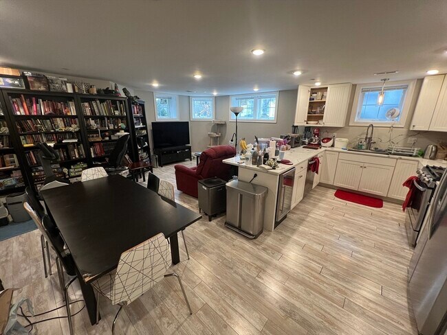 116 Holland St, Somerville, MA 02144 - photo 4