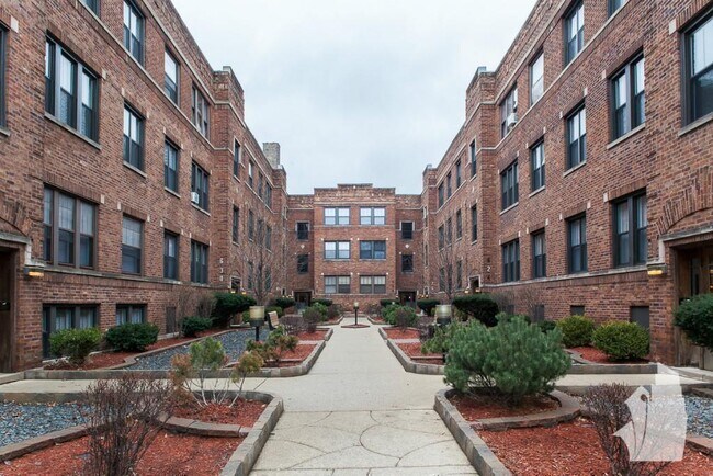 622 W Cornelia Ave unit 3N, Chicago, IL 60657 - photo 2
