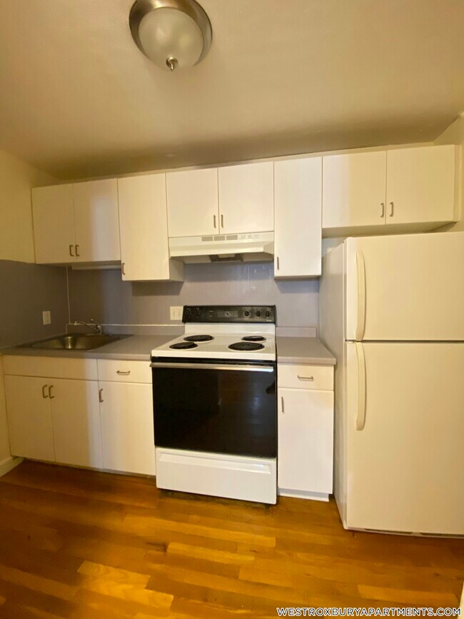 1799 Centre St Unit 6, Boston, MA 02132
