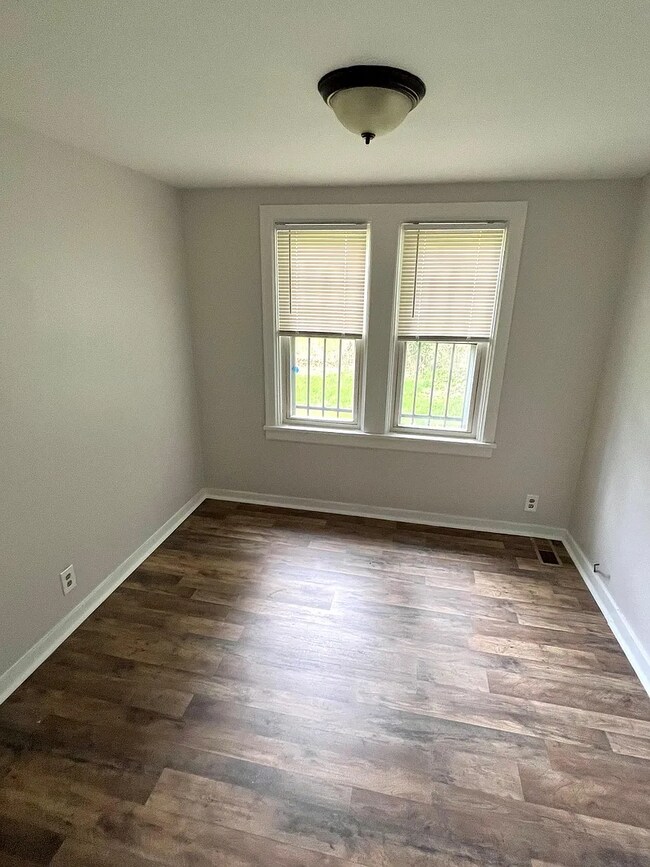 130 Zewe Aly, Duquesne, PA 15110 - photo 7