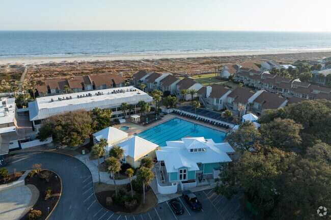 Fripp Island residents can easily enjoy the beach from any part of the island.