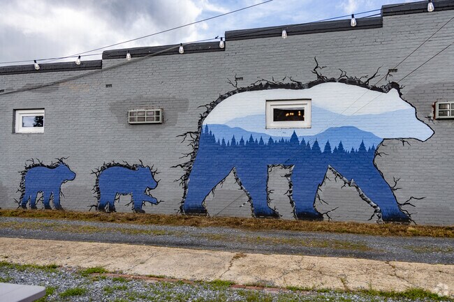 Wildlife is plentiful and the artwork near Massanutten reflect just that.