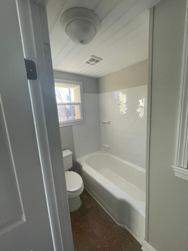 221 W King St unit 1, Strasburg, VA 22657 - photo 4