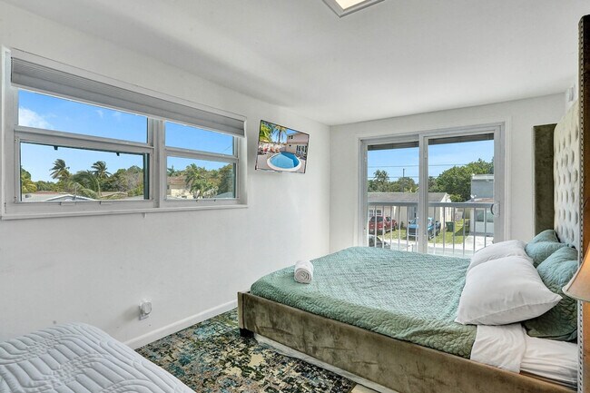 712 SW 7th Terrace unit ID1037652P, Hallandale Beach, FL 33009 - photo 7