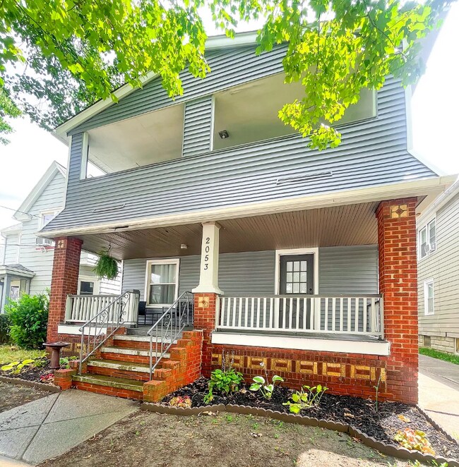 2053 Robin St Unit 2, Lakewood, OH 44107
