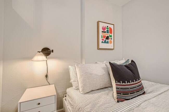 1073 N Downing St unit ID1026256P, Denver, CO 80218 - photo 2